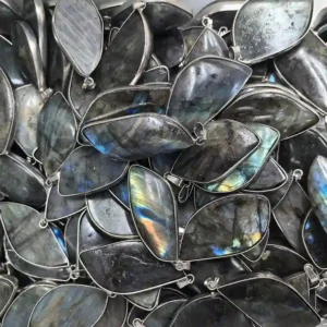 Labradorite Pendant Silver Wholesale – bulk assortment of pendants with varied shapes and natural flash patterns